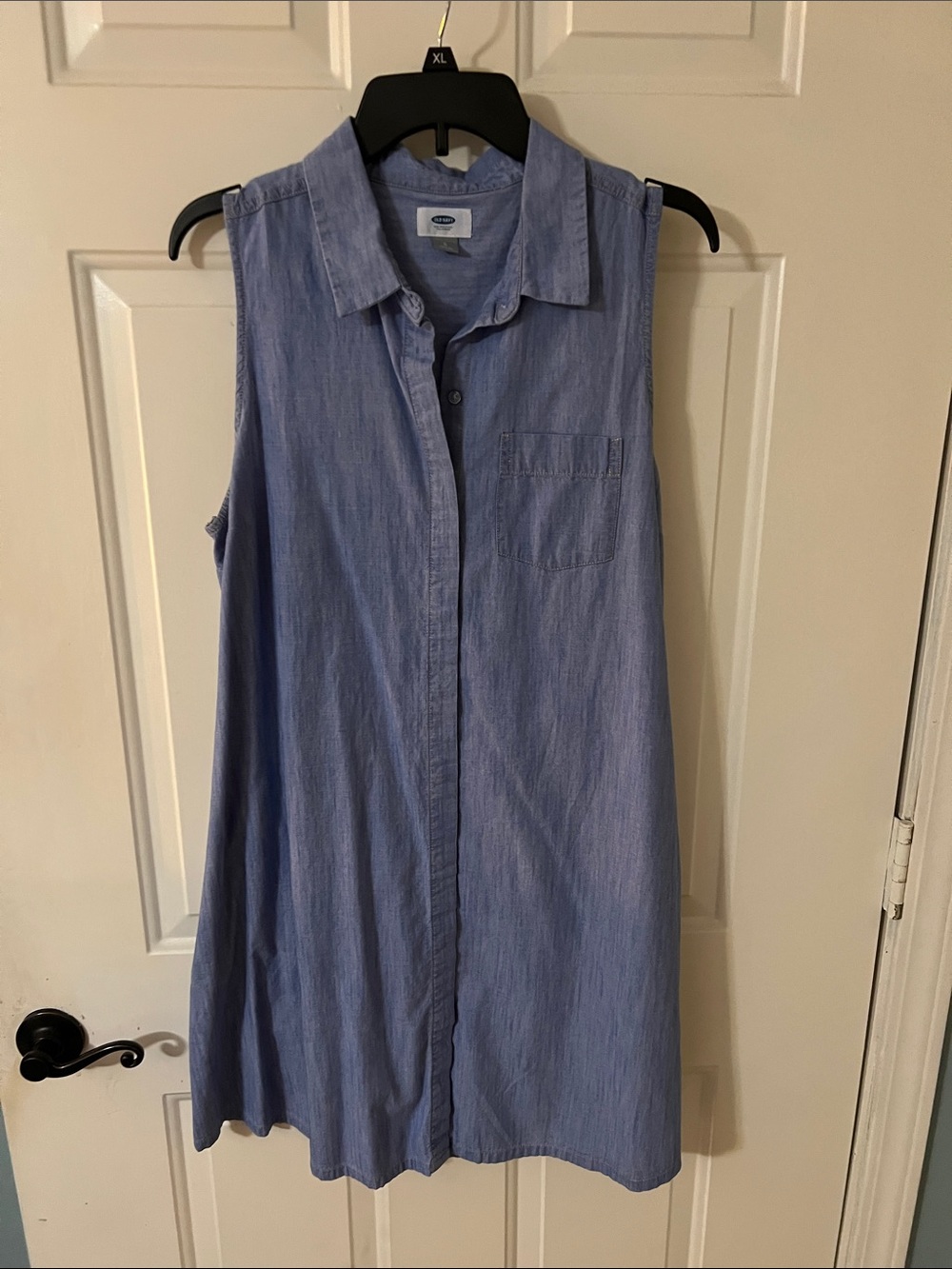 Old Navy Sleeveless Chambray Dress in Blue